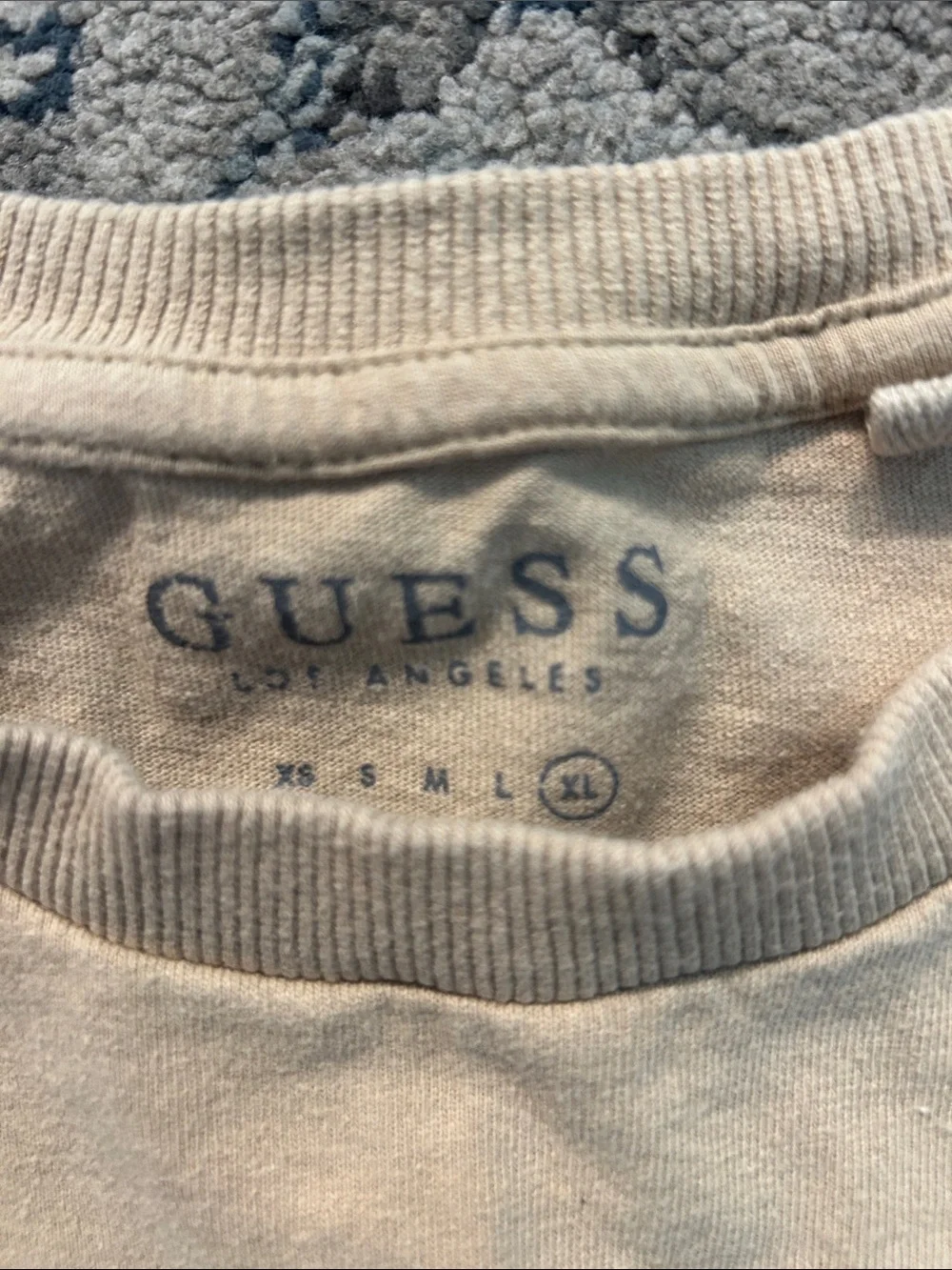 GUESS Cream Embroidered Logo Crewneck Tee - Picture 2 of 4